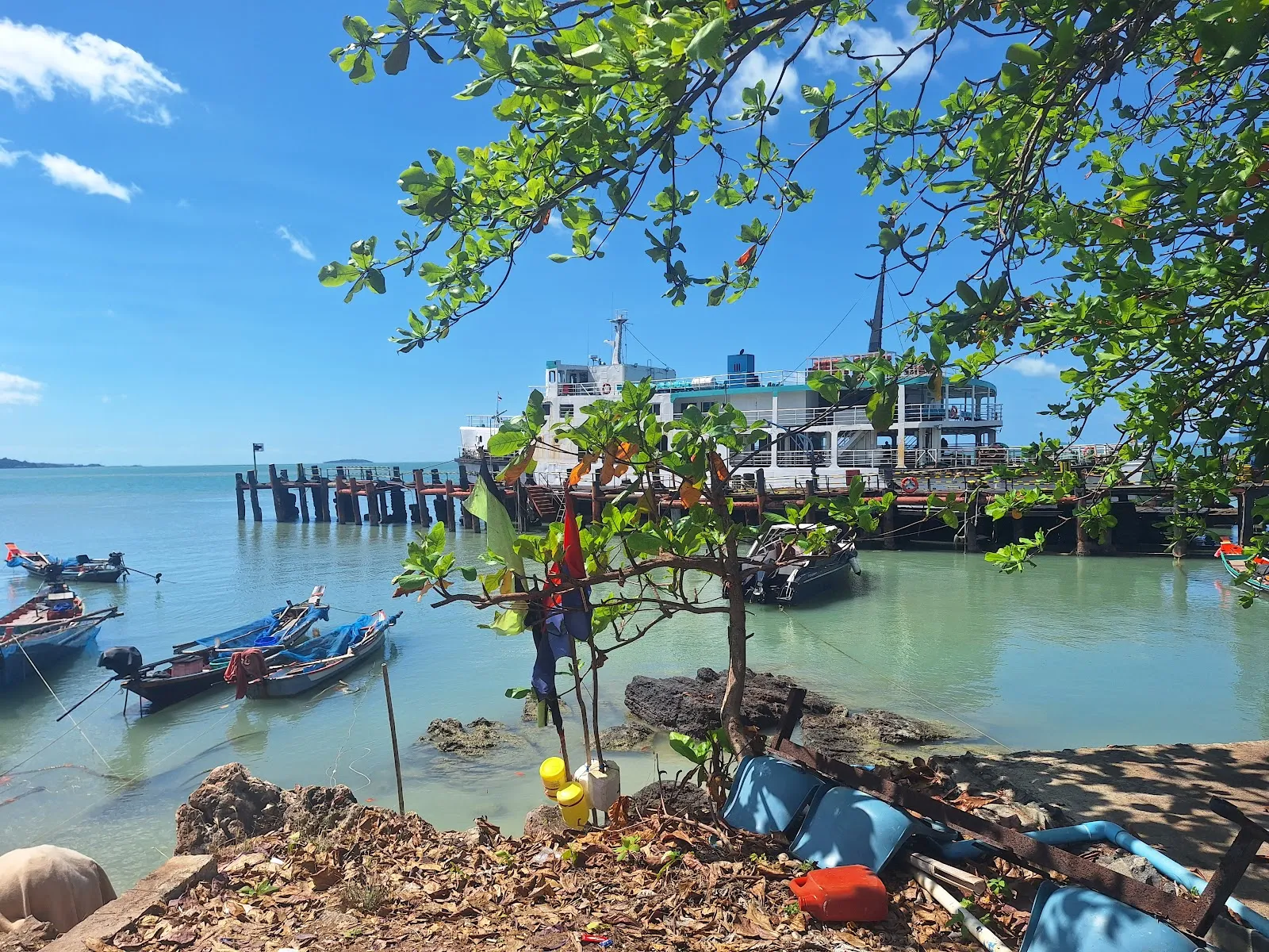 Haad Rin Pier - Image 10
