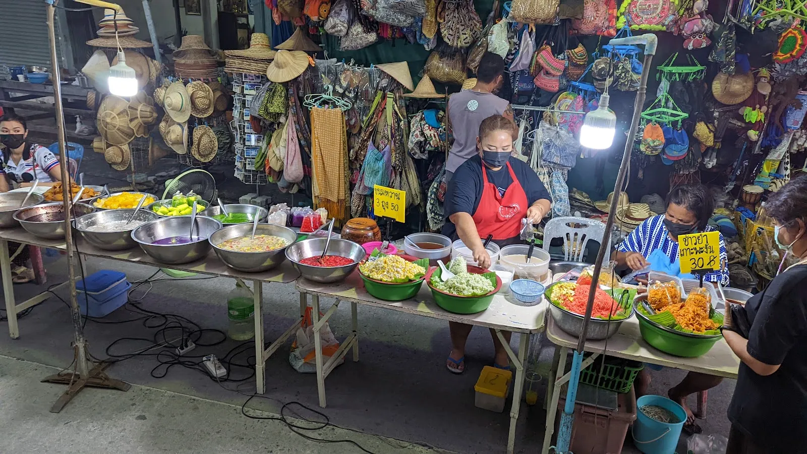 Saturday Walking Street Market - Image 4